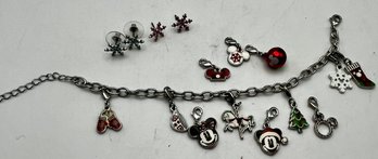 Disney Charms & Charm Bracelet Winter Holiday - Earrings