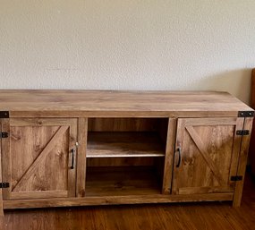 Console 2 Door With Center Shelf