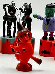 Small Vintage Halloween Witch & Fun Thumb Press Puppet Cats