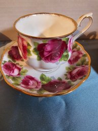 ROYAL ALBERT   -   CUP AND SAUCER    -    OLD ENGLISH ROSE   -   England