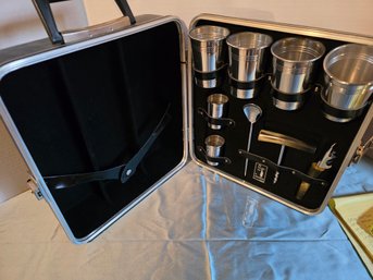 Portable Pub Bar/ W Box