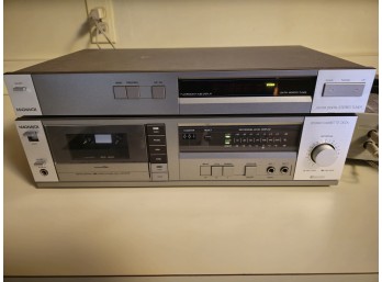 Vintage Magnavox FP7130SL01 Record Player Turntable And Components With Speakers