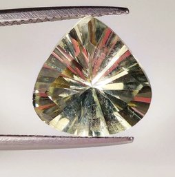 5.07 Ct Natural Green Amethyst Trillion Concave Cut, Clarity - VVS