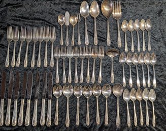 Rogers Bros 56 Piece Daffodil Silver Plate Silverware Set 1