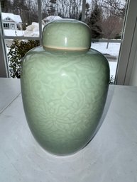 Celadon-glazed Porcelain Cong Vase Made In The Yongzheng Reign Of The Great Qing Dynasty