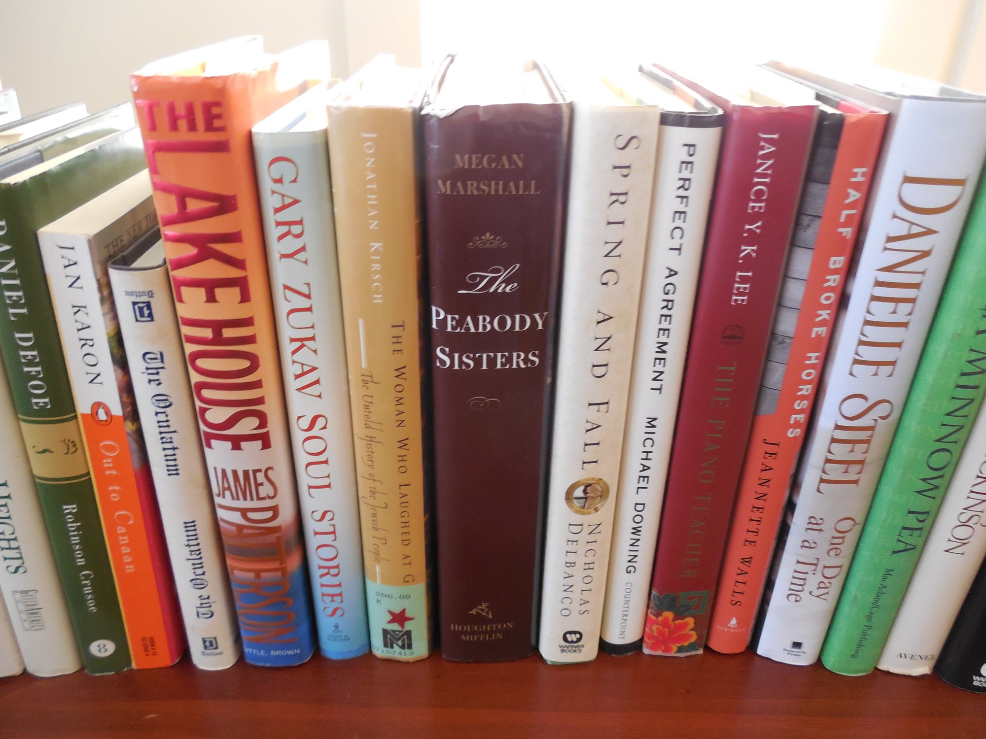 Lot Of Modern Fiction Books From Estate. #4195 | Auctionninja.com