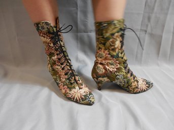 Floral Pattern Tapestry Style Kitten Heal Boots