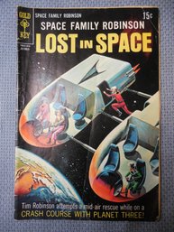 Comic Book - Gold Key 15 Cent - October - Space Family Robinson Lost In Space