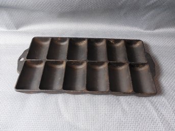 VINTAGE GRISWOLD CAST IRON NO. 11 #950 FRENCH ROLL /MUFFIN PAN