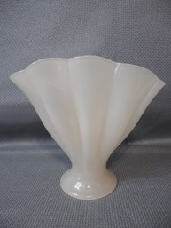 Fenton Clambroth Ribbed Vase