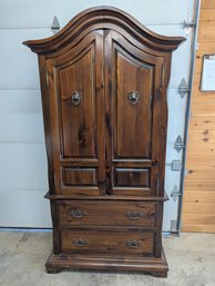 1970s Colonial Revival Arch Top Dresser / Cabinet