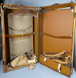 1930s Hartman Saks Fifth Avenue Pathfinder Traveling Wardrobe Trunk With Key