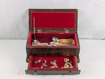 Vintage Jewelry Box With Contents