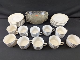 Lot Of 6 Bannana Split Ice Cream Boats Together With A Lot Of Onedia Cups & Saucers