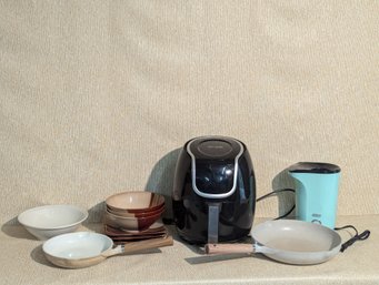 Misc Lot Of Kitchen Related Items