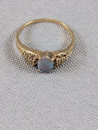 10k Gold Ring - With Opal & 4 Small Diamonds (tested) 1.73g / 1.116 Dwt Size 7.5
