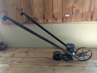 Planet Jr Centrifugal Seeder USA No 25
