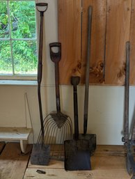 Lot Of Misc Shovel Type Tools - Including An Interesting Offset Peel Like Tool