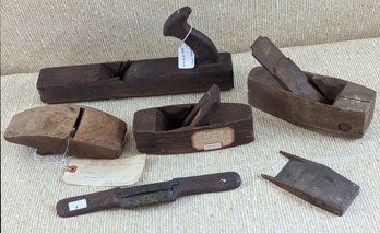 Lot Of 4 Antique Wooden Block Planes Together With A Draw Shave