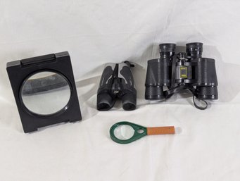 Magnification Lot - Two Pairs Of Binoculars & Two Magnifying Glassses