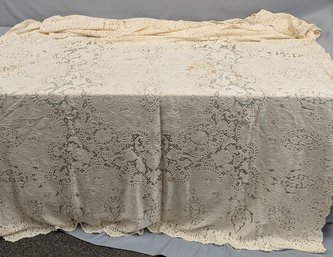 Beautiful Antique Bedspread  Or Table Cloth 63 X 110'
