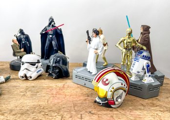 Large Set Of Starwars Figureinges Christmas Decorations, Talking Yoda, Talking Vader And Rebble Helmet.