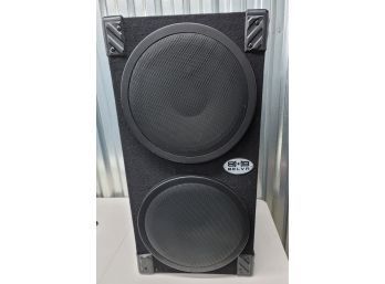 New Belva 2- 12in Speakers Excellent Condition