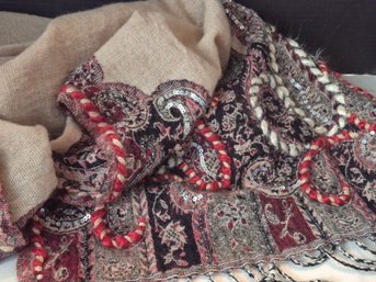 Beautiful Decorative Wool Shawl  By Jain Shawls