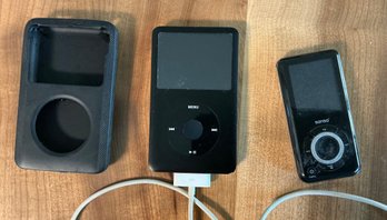 Apple IPod Classic & ScanDisk Sansa MP3 Player