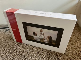 Portrait HD Picture Frame, Touch Screen