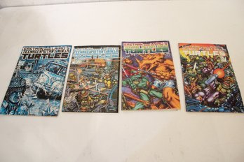 4 Ninja Turtles, 3 Robo Cop Vs Terminator, 3 X-men Comics