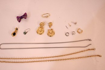 Mix Of Broken Or Single Earrings And Broken Chains