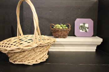 Textured Home Decor Items, 2 Baskets, Floating Shelf, Lizard Tile