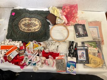 Another Large Sewing Supplies And Fabric Lot