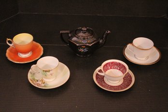 1 Tea Pot  And Set Of 4 Tea Cups And Saucers Vintage 1940s - 50s Mismatching Tea Set