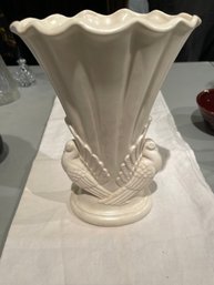 Red Wing RumRill Turtle Dove Vase