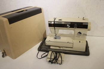 Vintage Montgomery Ward UHT J1952 Sewing Machine