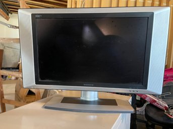 Magnavox  TV WitH Built In DVD Player, LCD, HDTV Screen