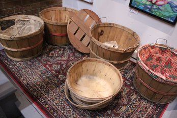 5 Wood Bushel Baskets, 1 Lid