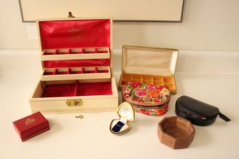 Jewelry Boxes And Trays