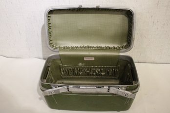 Vintage Silhouette Samsonite Train Case