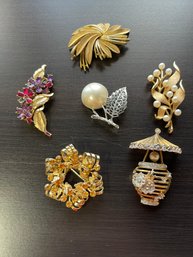5 Beautiful Vintage Brooches
