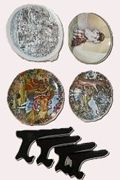 Set Of 4 Vintage Collectors Plates With Wooden Plate Stands