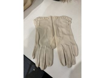 Vintage Off White Tea Gloves With Beaded Cuffs
