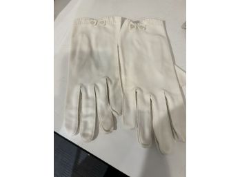 Vintage White Tea Gloves With Double Button Trim At Cuff
