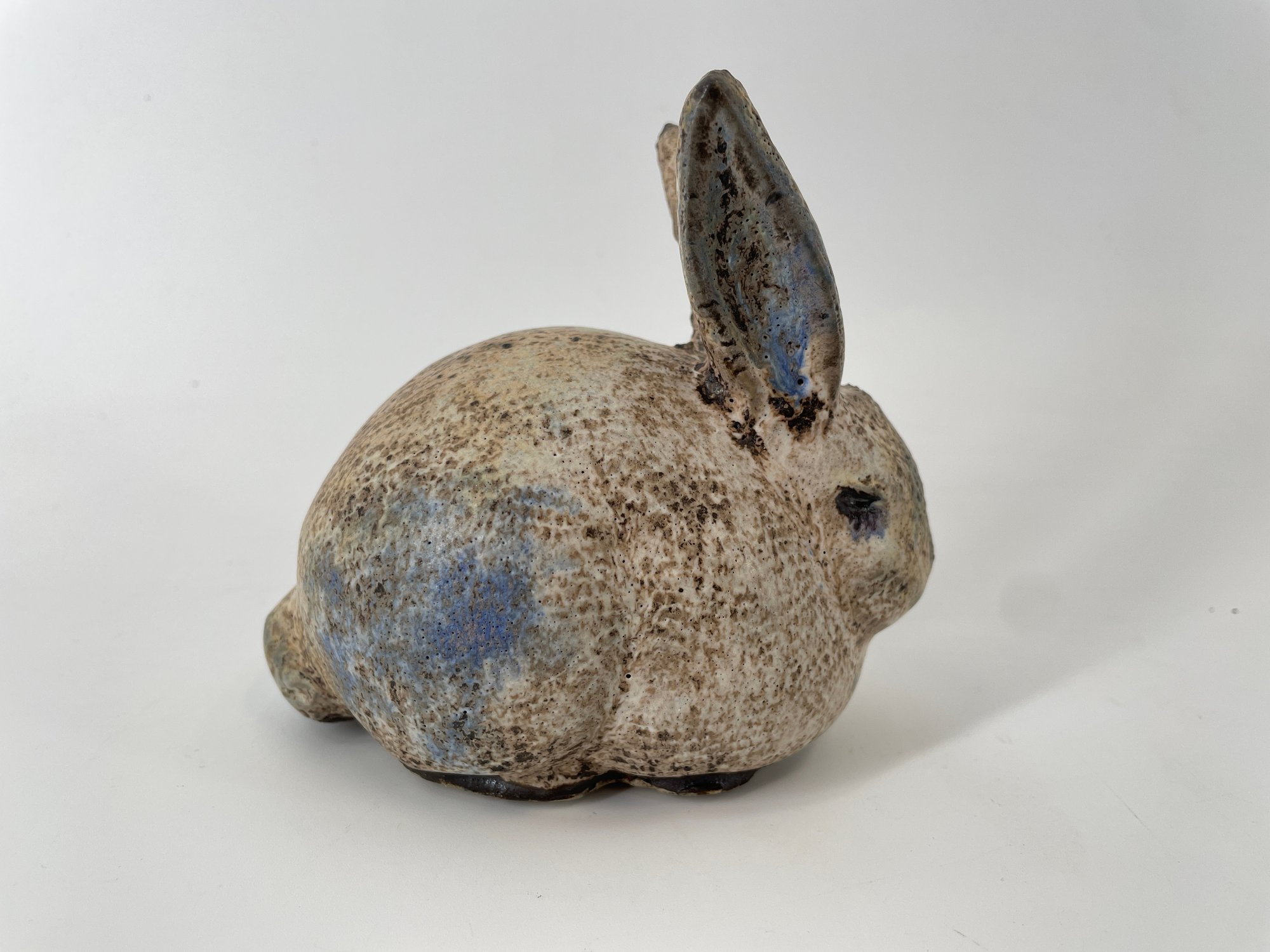 Studio Pottery Rabbit Figurine #159309 | Auctionninja.com