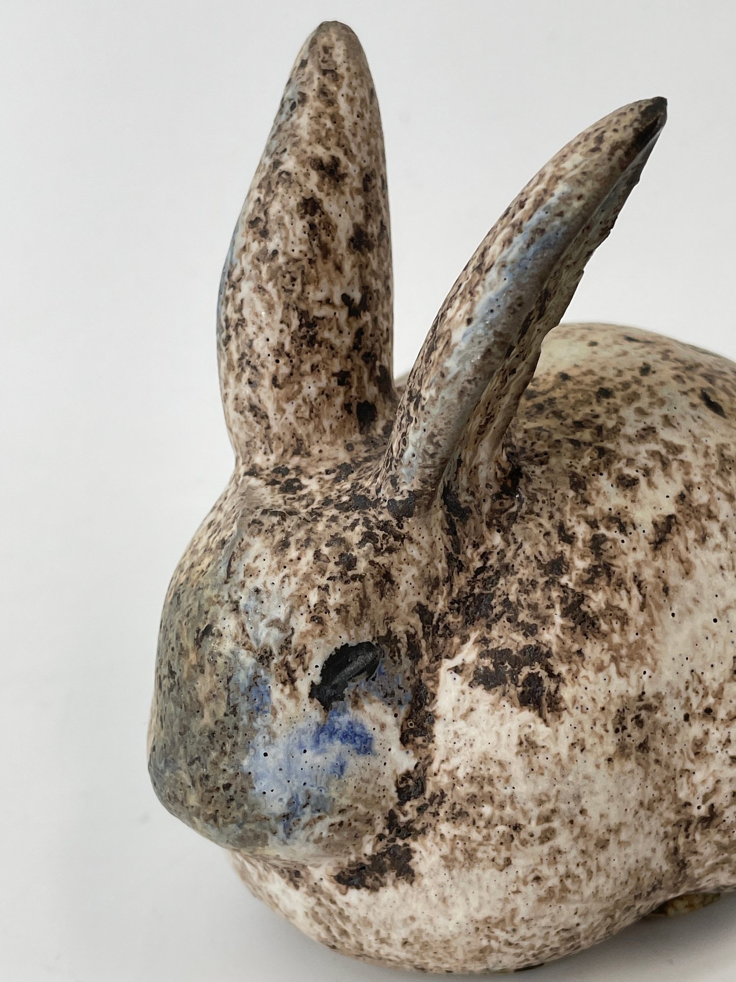 Studio Pottery Rabbit Figurine #159309 | Auctionninja.com