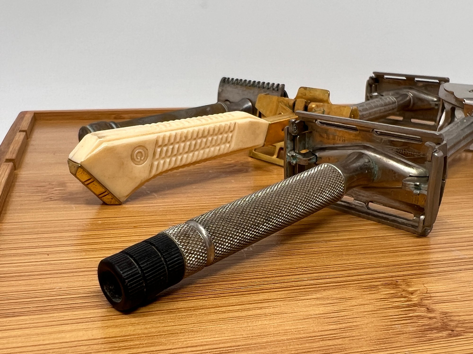 Collection Of Vintage Safety Razors Including GEM #111486 ...