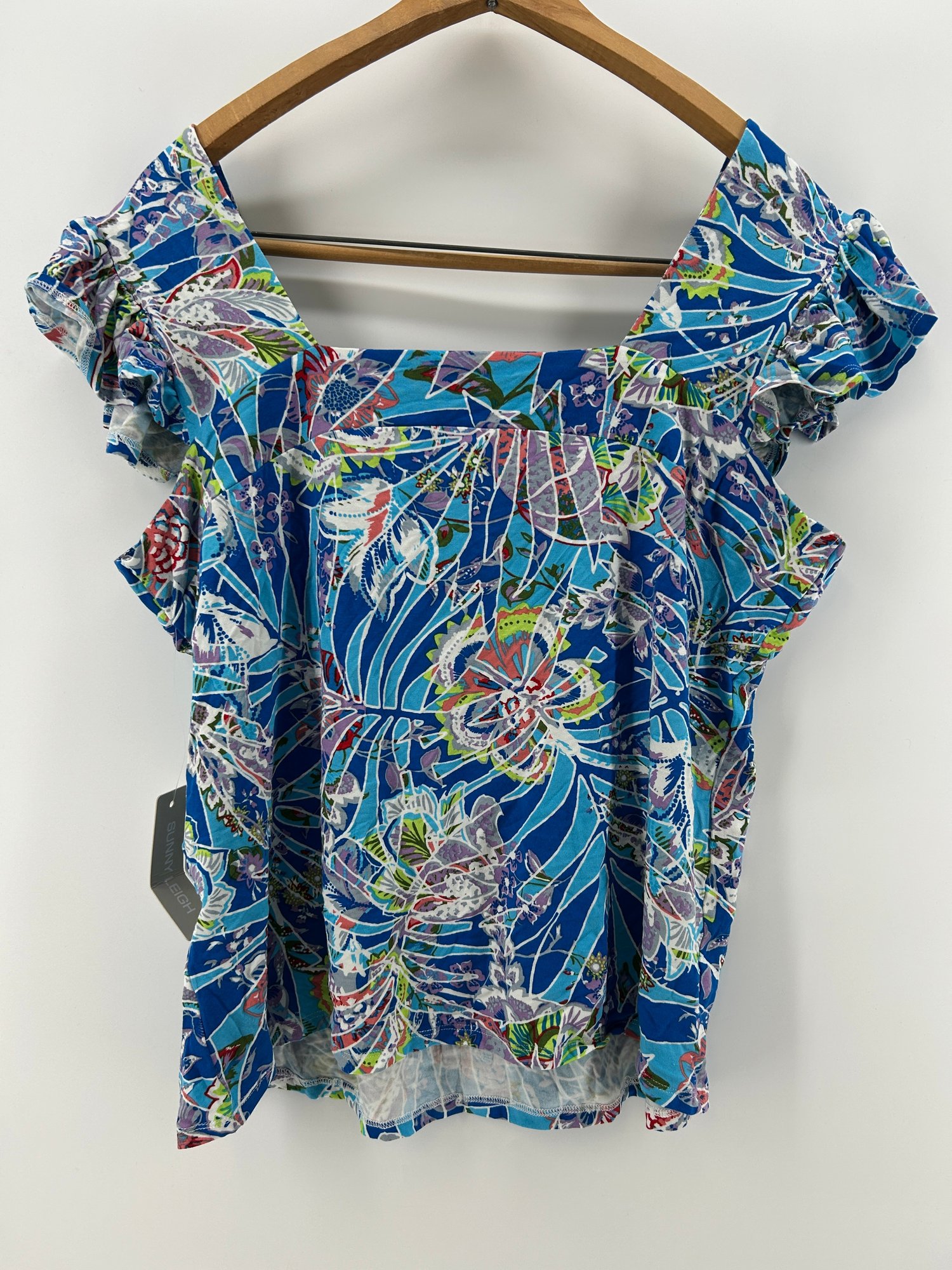 NEW Sunny Leigh Sleeveless Blouse Size Large #170342 | Auctionninja.com