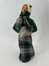 Vintage Byer's Choice LTD 'The Carolers' 1987